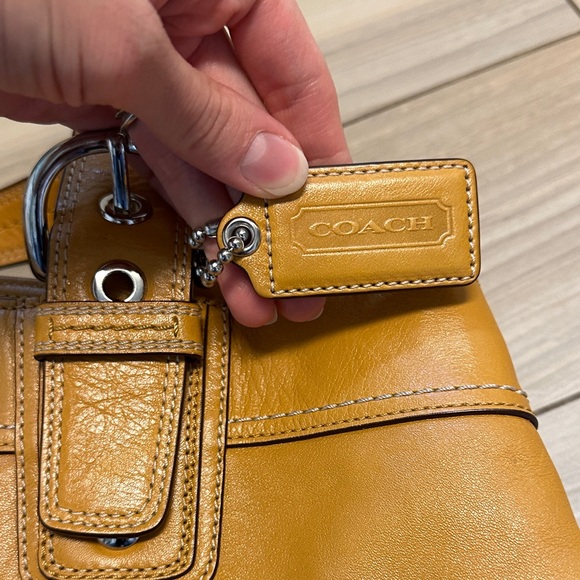 Coach Soho Pleated Buckle Leather Camel shoulder bag - Picture 10 of 13